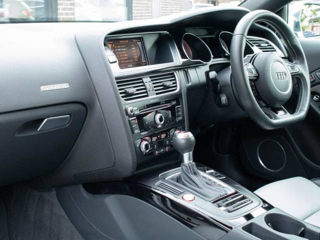 2016 Audi S5 3.0 TFSI Black Edition quattro S-tronic 333ps