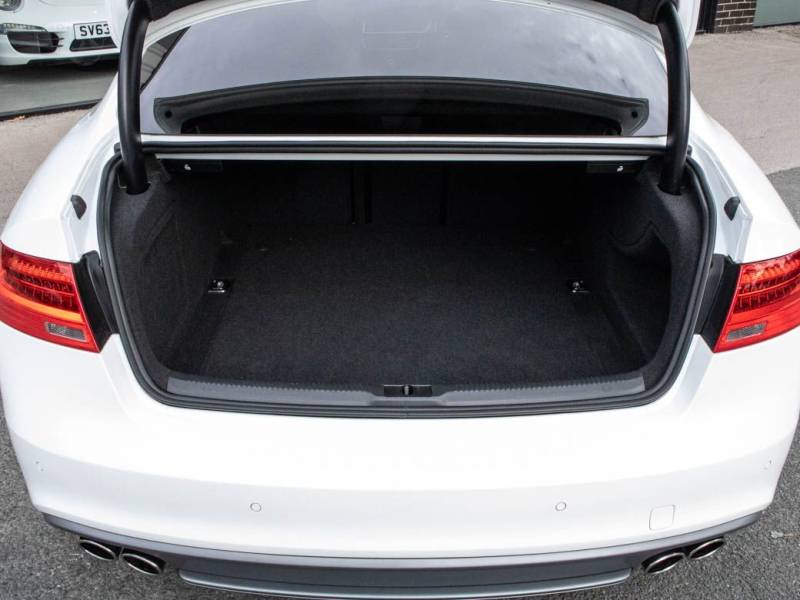 Audi S5   Registered:2016(16)