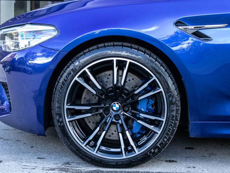 BMW M5   Registered:2019(69)