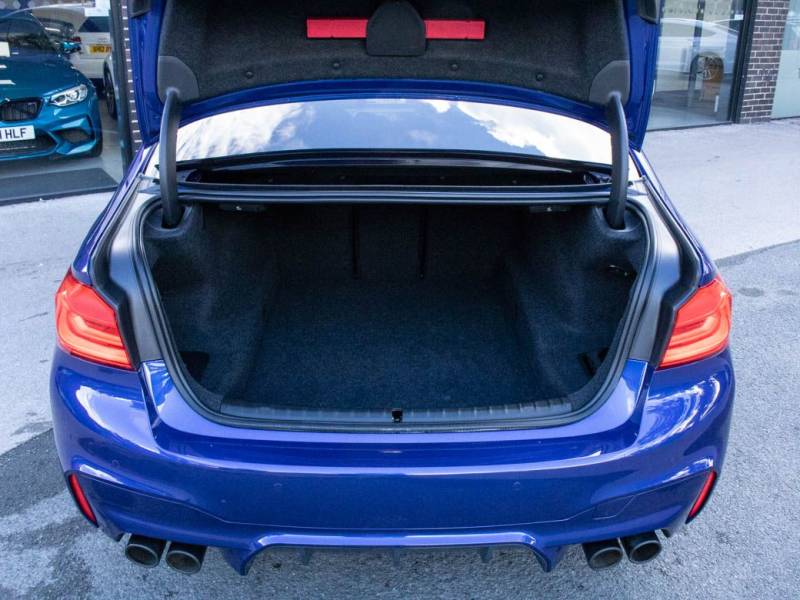 BMW M5   Registered:2019(69)