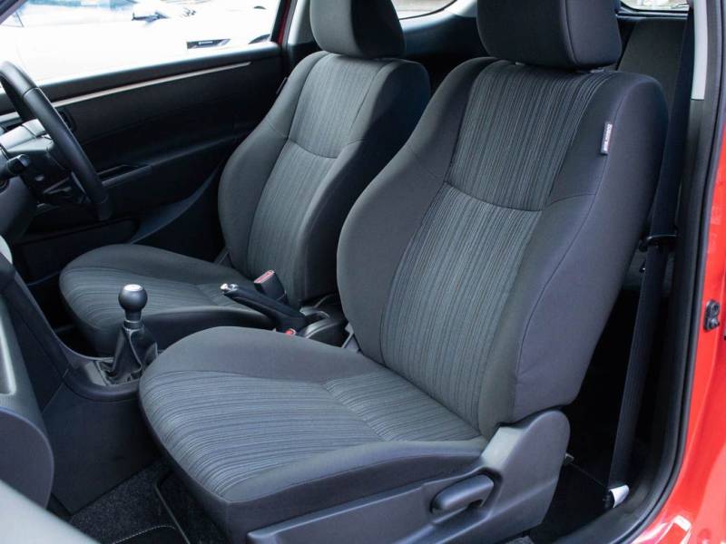 Suzuki Swift   Registered:2016(16)