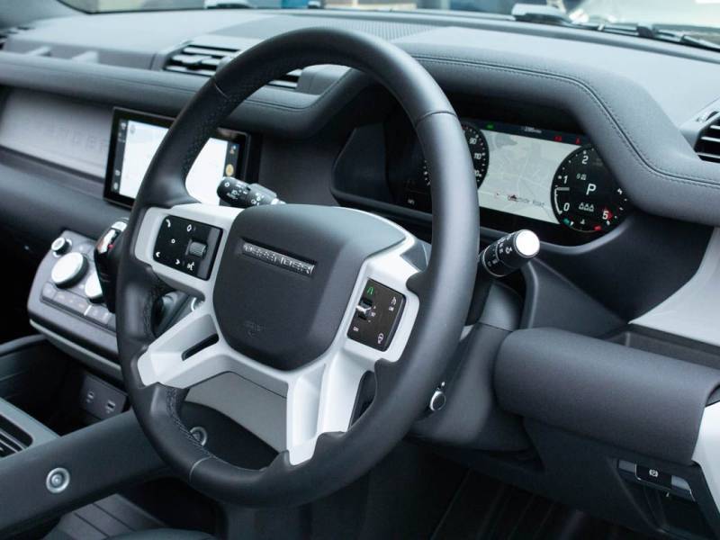 Land Rover Defender   Registered:2022(22)