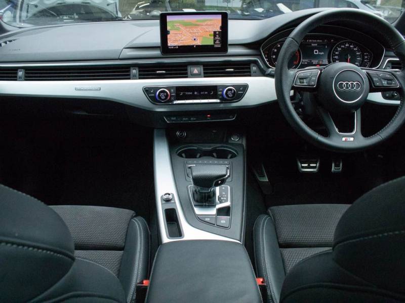 Audi A4 Avant   Registered:2019(19)