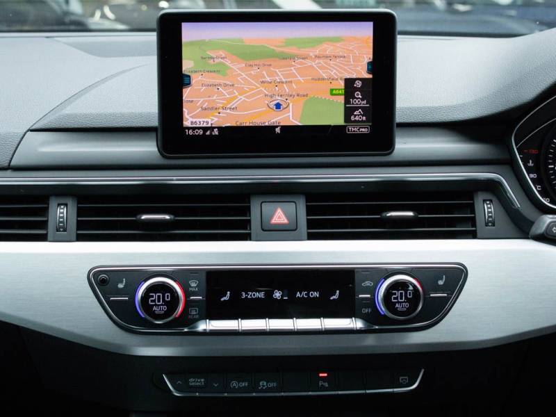 Audi A4 Avant   Registered:2019(19)