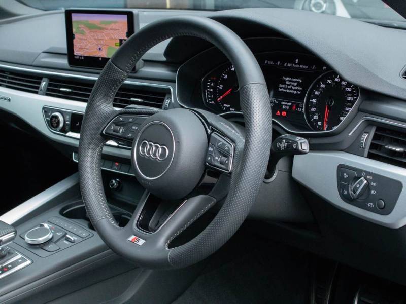 Audi A4 Avant   Registered:2019(19)