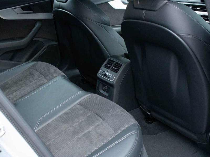 Audi A4 Avant   Registered:2019(19)