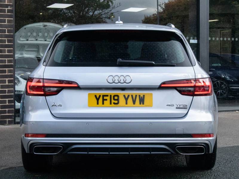 Audi A4 Avant   Registered:2019(19)