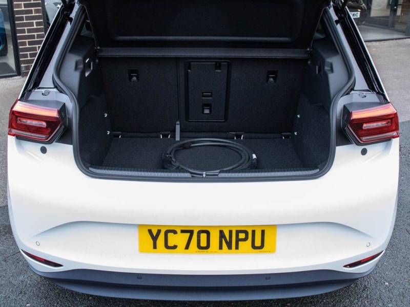 Volkswagen ID.3   Registered:2020(70)