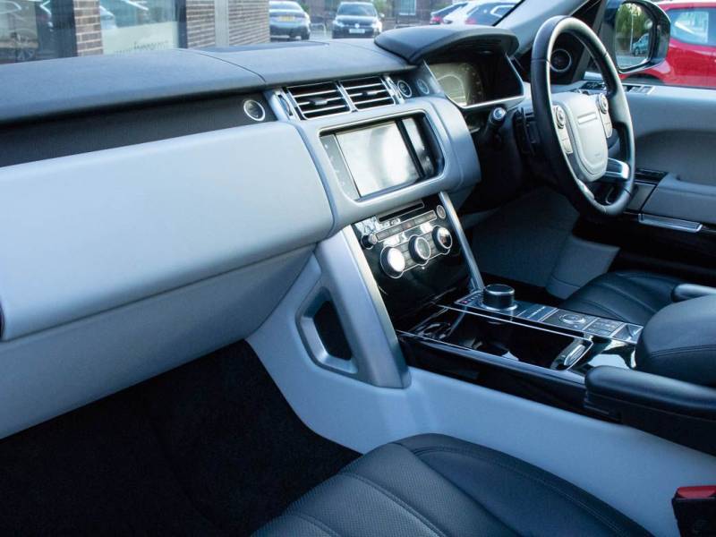 Land Rover Range Rover   Registered:2016(66)