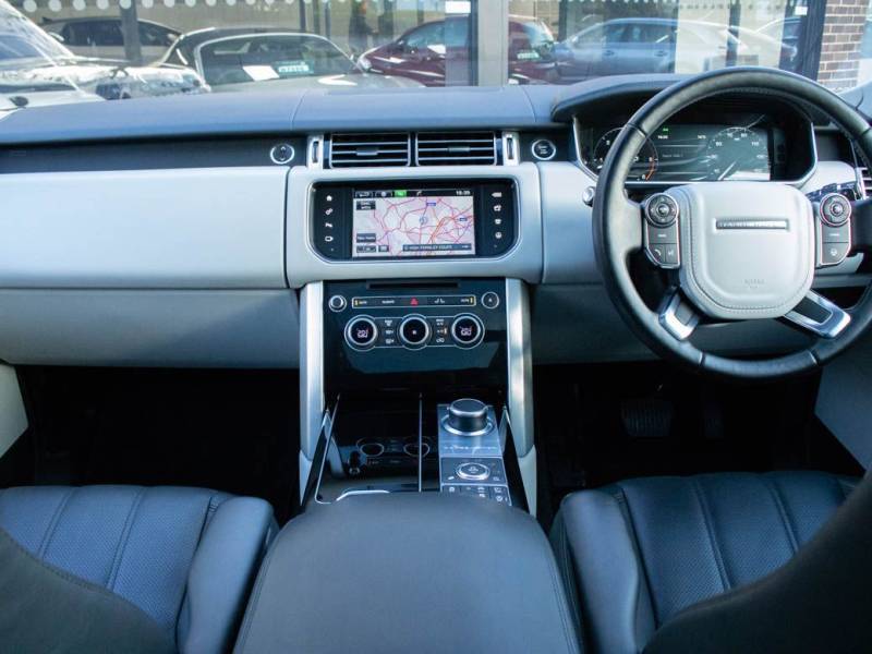 Land Rover Range Rover   Registered:2016(66)