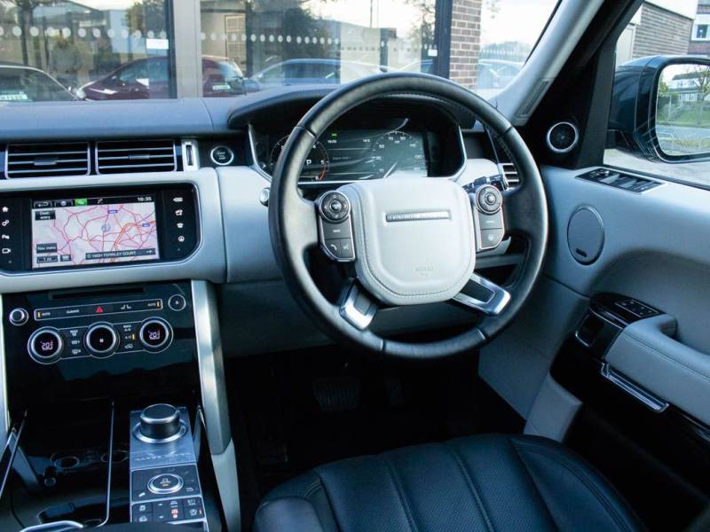 Land Rover Range Rover   Registered:2016(66)