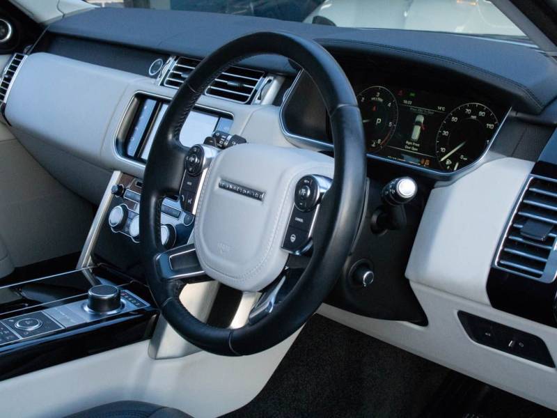Land Rover Range Rover   Registered:2016(66)