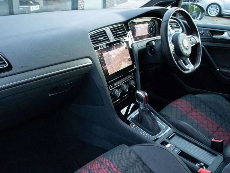 Volkswagen Golf   Registered:2019(69)