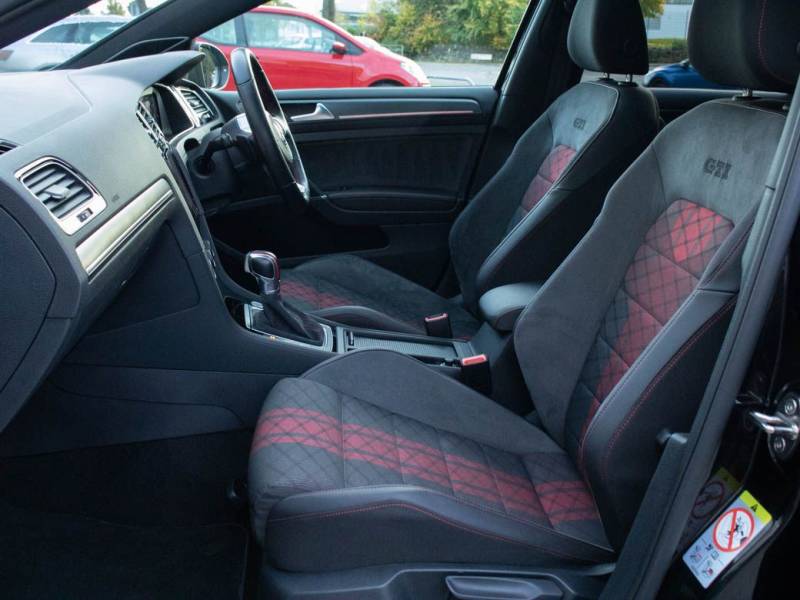 Volkswagen Golf   Registered:2019(69)