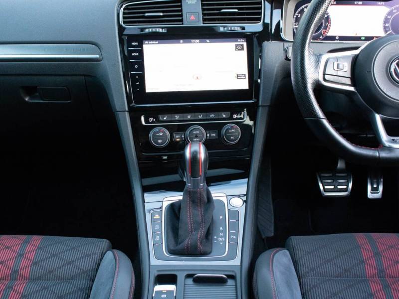 Volkswagen Golf   Registered:2019(69)