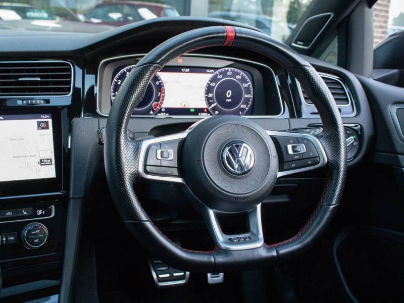 Volkswagen Golf   Registered:2019(69)