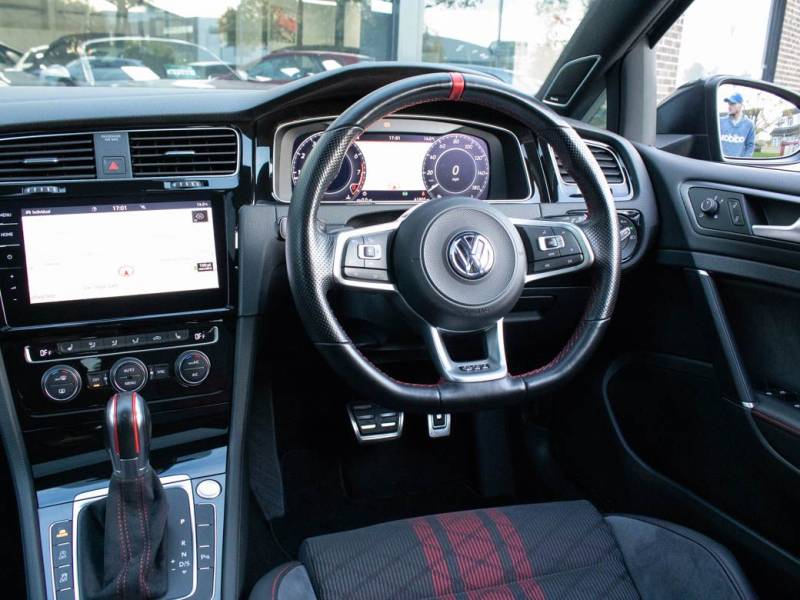 Volkswagen Golf   Registered:2019(69)