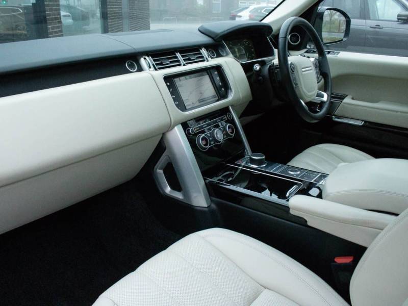 Land Rover Range Rover   Registered:2016(16)