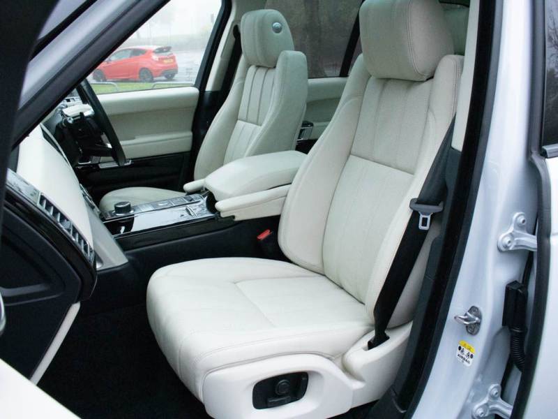 Land Rover Range Rover   Registered:2016(16)