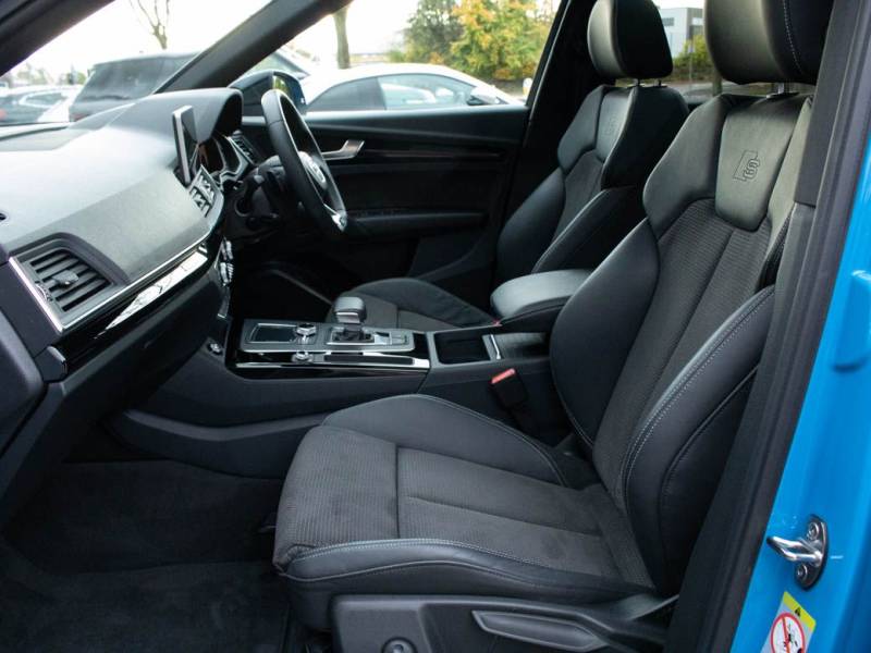 Audi Q5   Registered:2019(19)