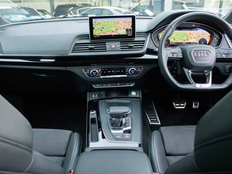 Audi Q5   Registered:2019(19)