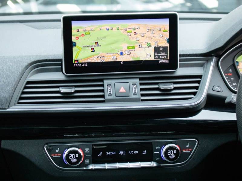 Audi Q5   Registered:2019(19)