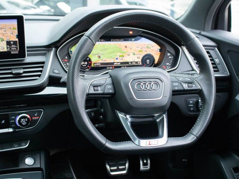 Audi Q5   Registered:2019(19)