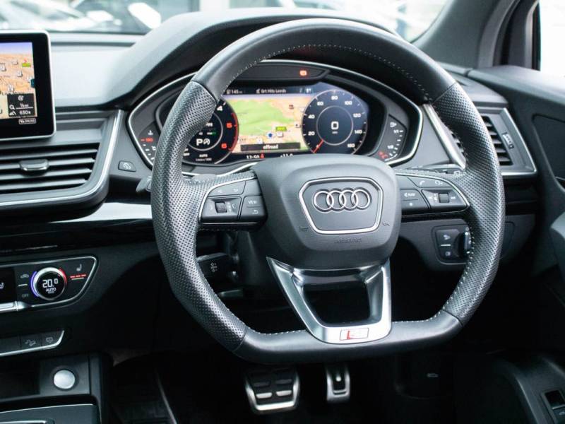 Audi Q5   Registered:2019(19)