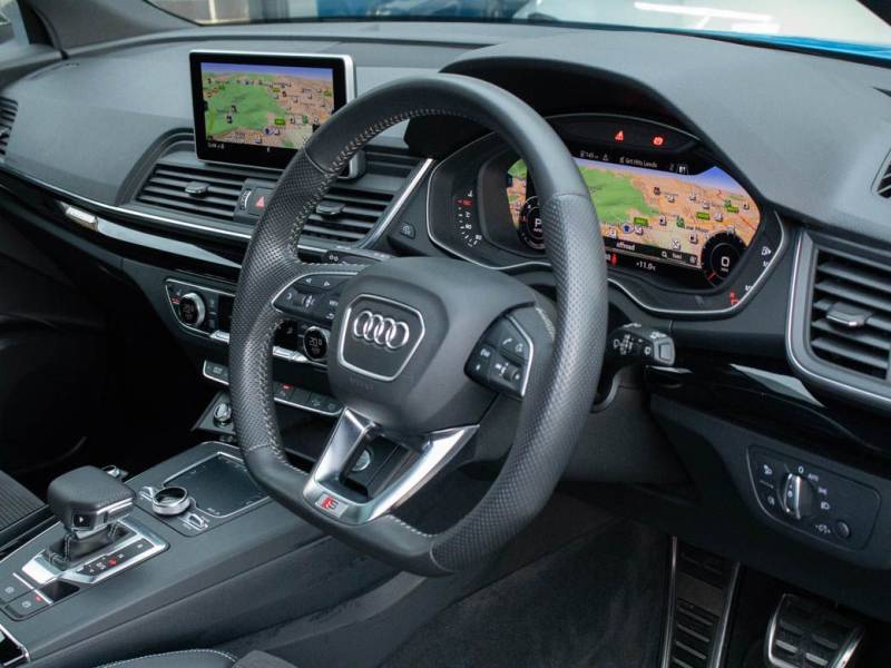 Audi Q5   Registered:2019(19)