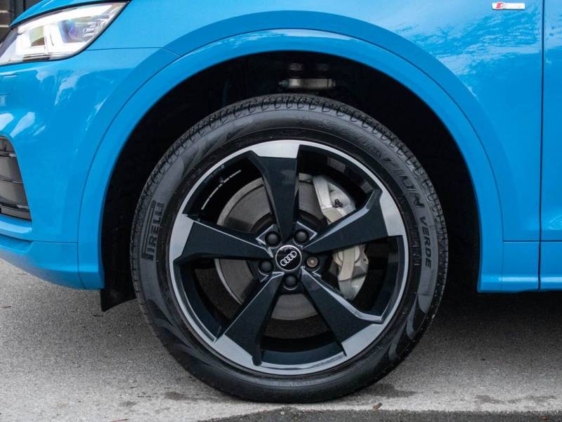 Audi Q5   Registered:2019(19)