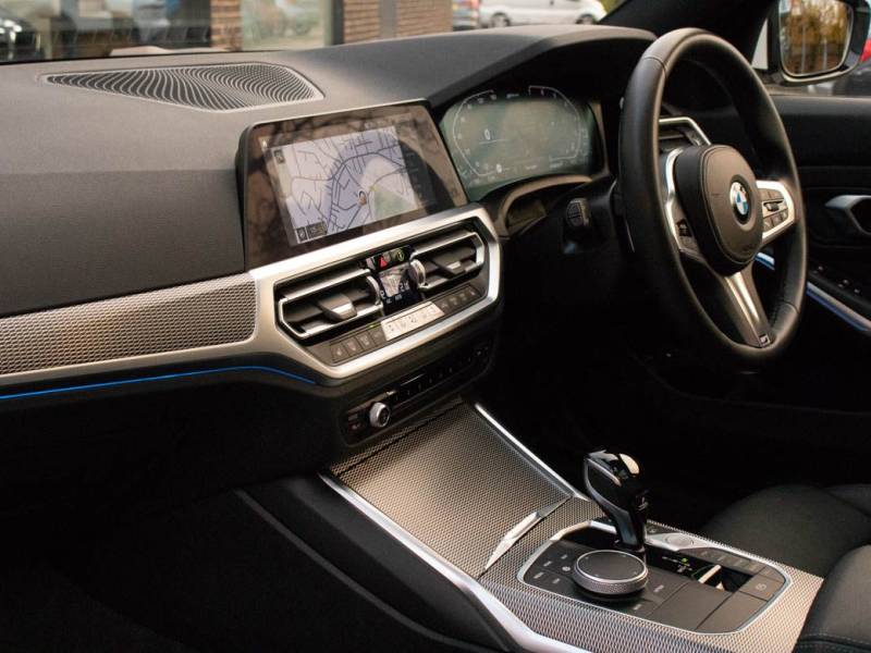 BMW 3 Series   Registered:2021(21)