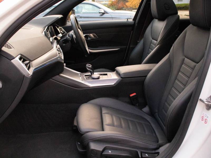 BMW 3 Series   Registered:2021(21)