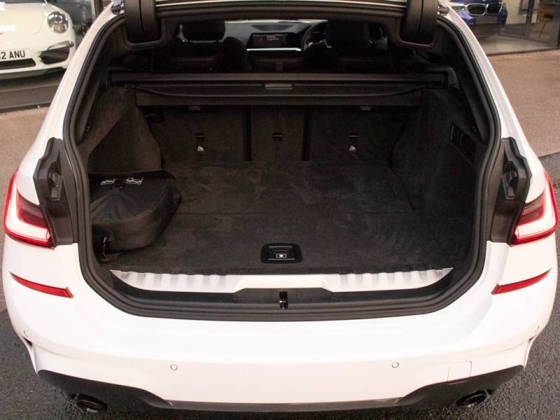 BMW 3 Series   Registered:2021(21)