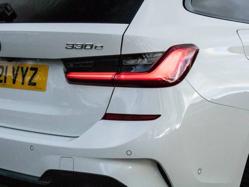 BMW 3 Series   Registered:2021(21)