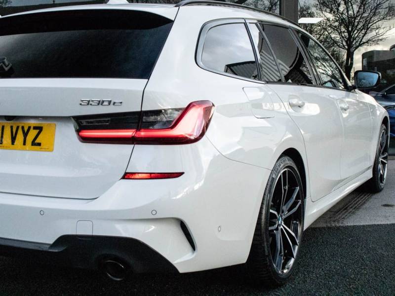 BMW 3 Series   Registered:2021(21)