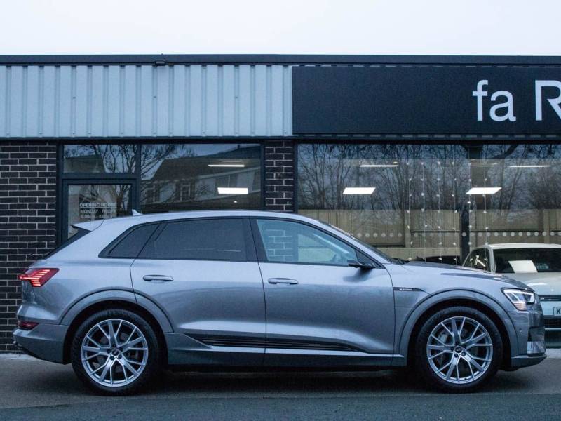 Audi E Tron   Registered:2020(20)