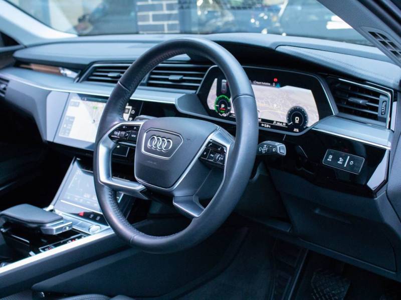 Audi E Tron   Registered:2020(20)