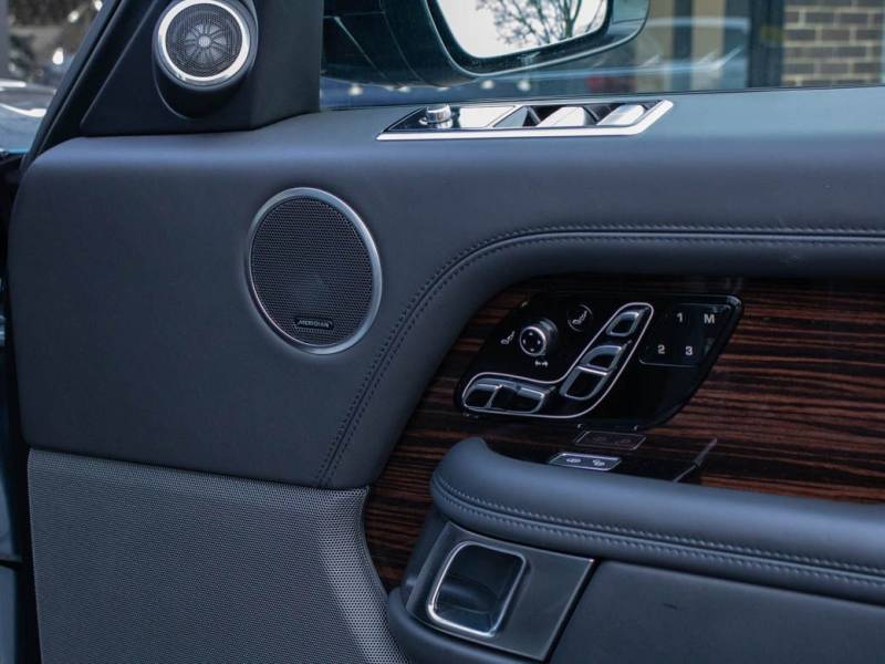 Land Rover Range Rover   Registered:2019(68)