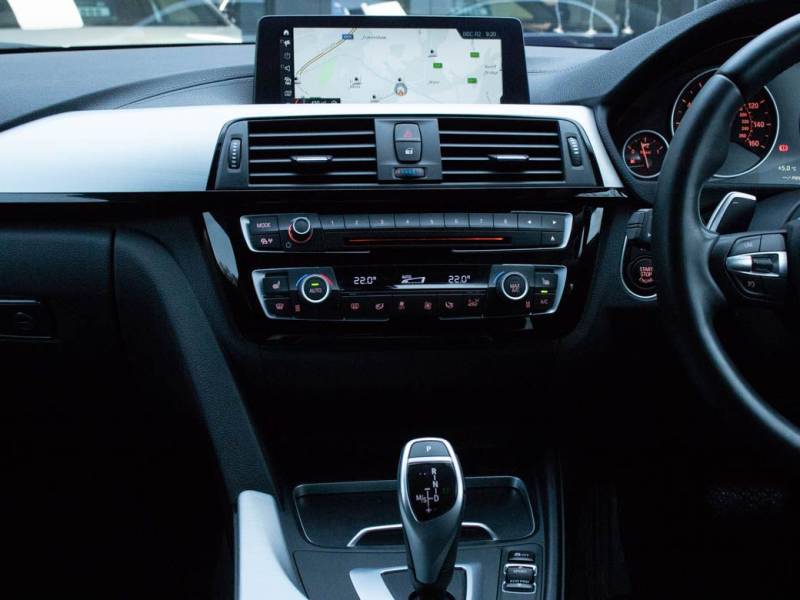 BMW 4 Series   Registered:2019(19)