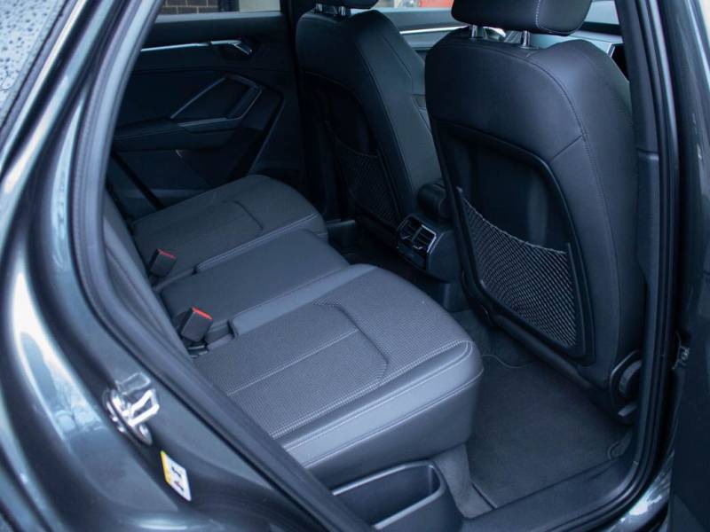 Audi Q3   Registered:2019(69)