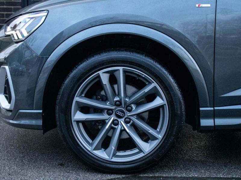 Audi Q3   Registered:2019(69)