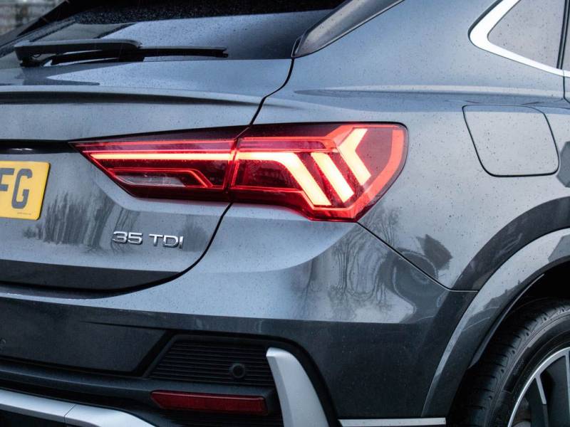 Audi Q3   Registered:2019(69)