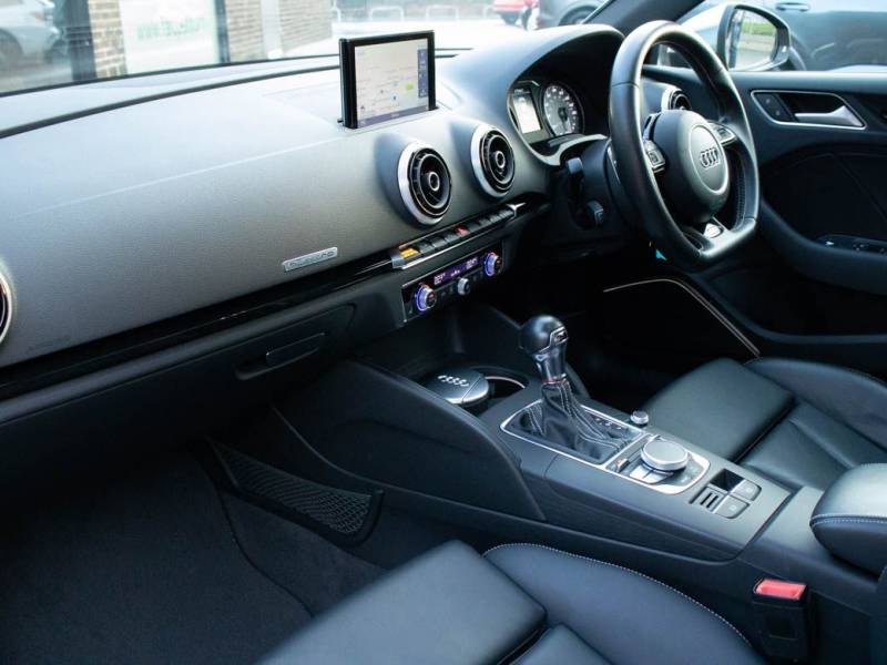 Audi A3   Registered:2016(16)