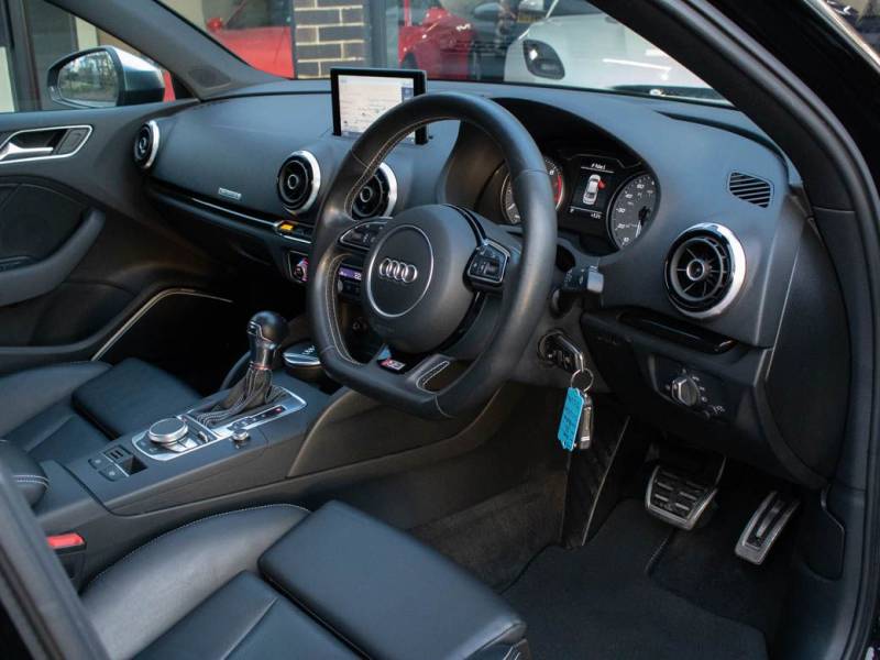 Audi A3   Registered:2016(16)