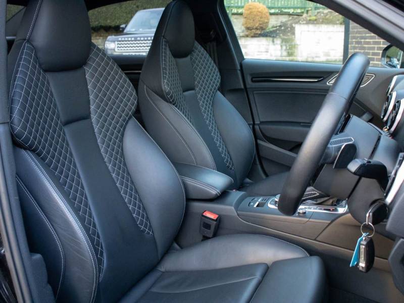 Audi A3   Registered:2016(16)