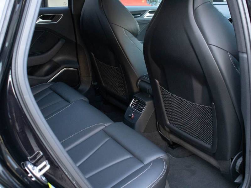 Audi A3   Registered:2016(16)