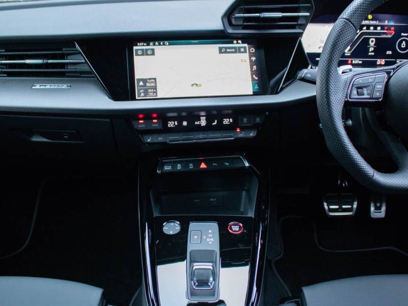 Audi RS3   Registered:2022(71)