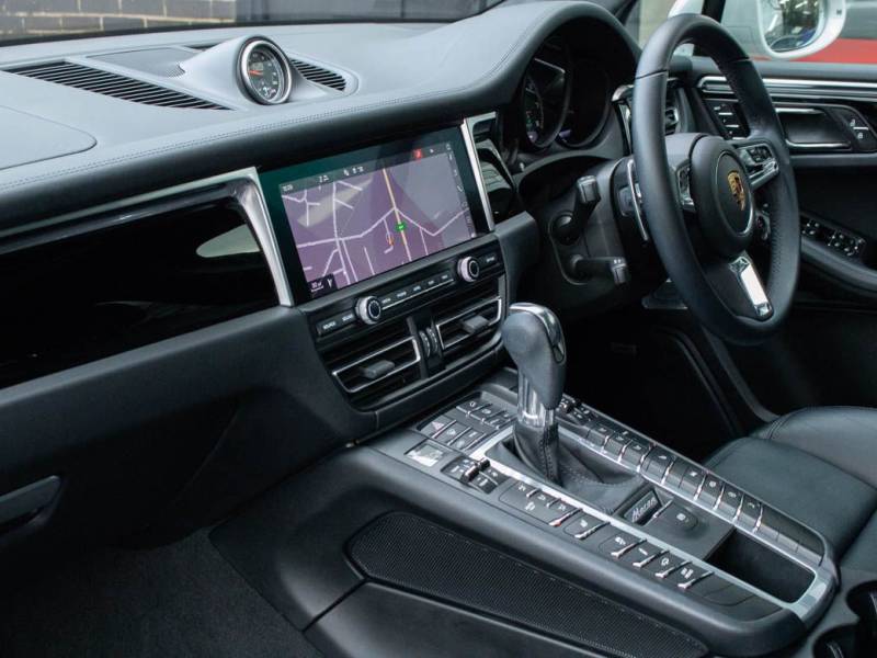 Porsche Macan   Registered:2021(21)