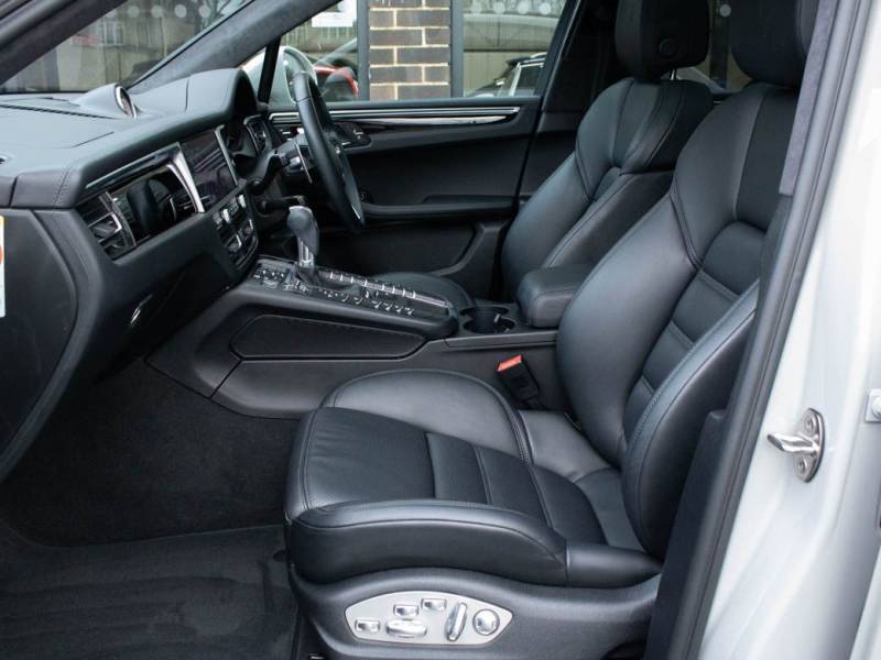 Porsche Macan   Registered:2021(21)