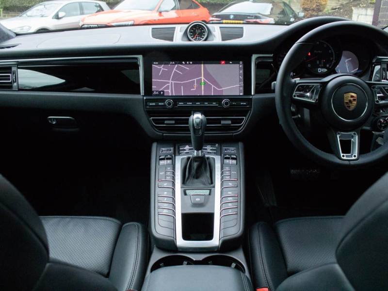 Porsche Macan   Registered:2021(21)